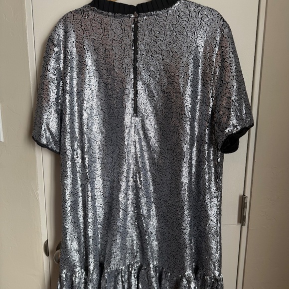 PLUS SIZE (2X)_Melloday Silver Sequin Dress (~Midi-Length) - Picture 3 of 5